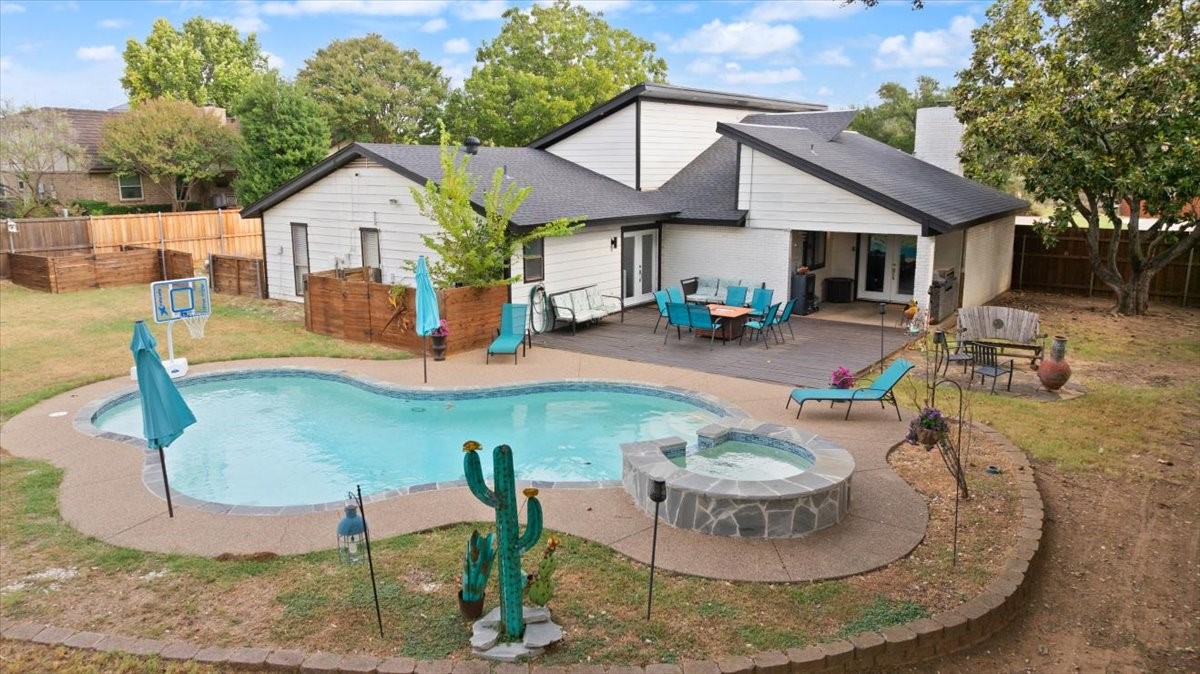 104 San Medina Lane