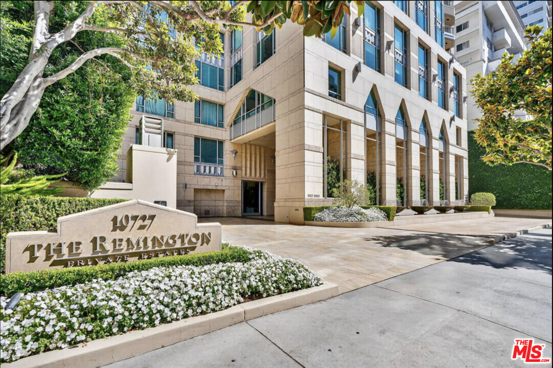 10727 Wilshire Blvd Unit: 301