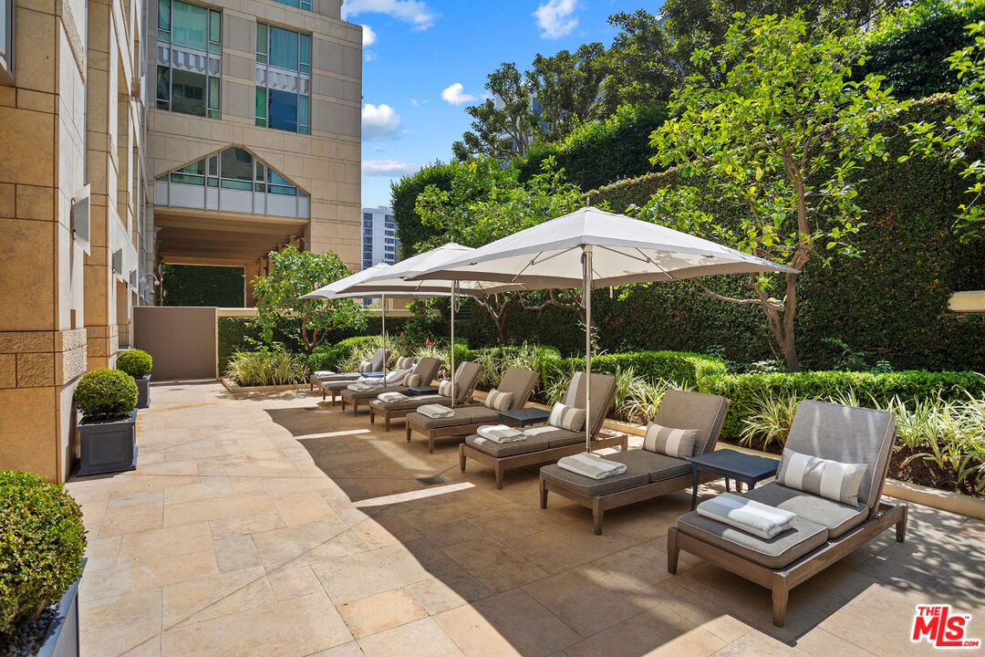 10727 Wilshire Blvd Unit: 301