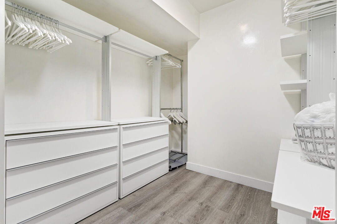 10727 Wilshire Blvd Unit: 301