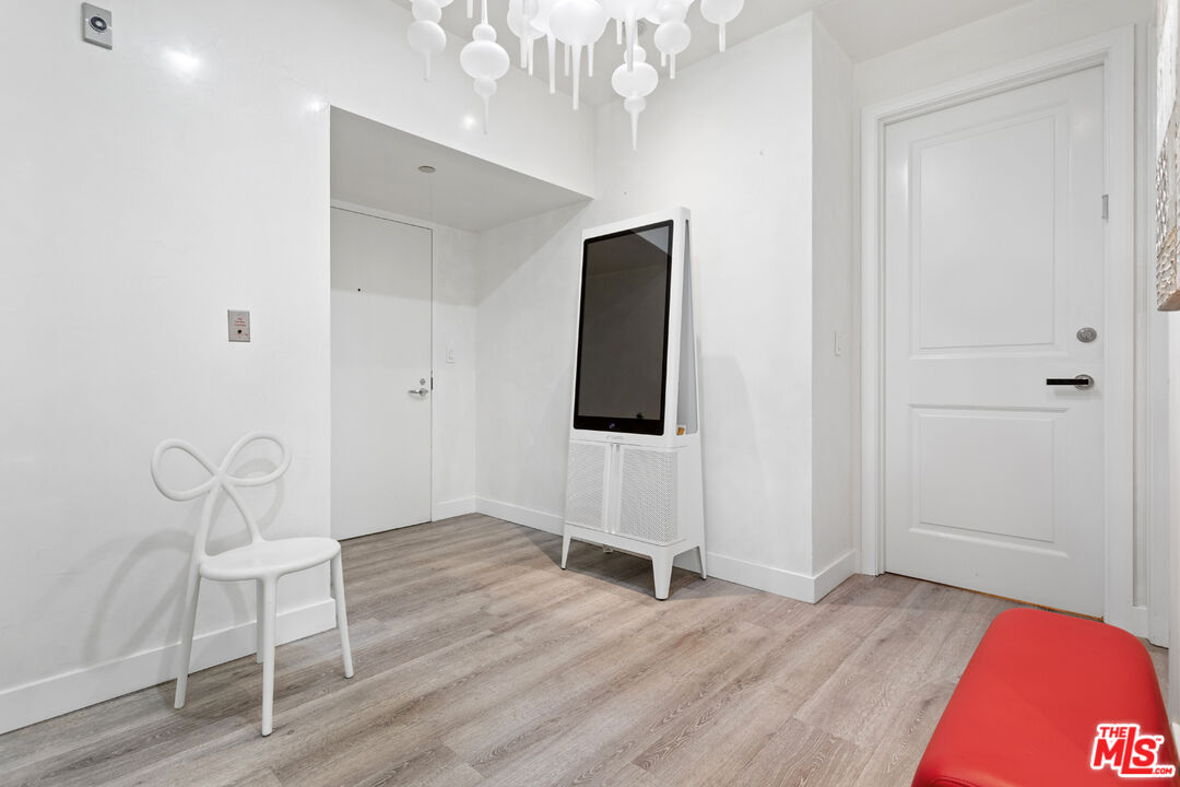 10727 Wilshire Blvd Unit: 301