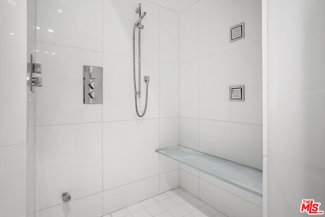 10727 Wilshire Blvd Unit: 301
