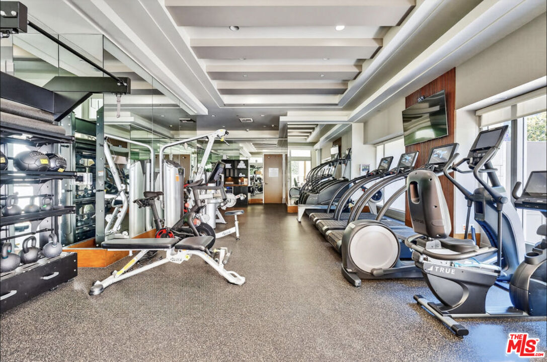 10727 Wilshire Blvd Unit: 301
