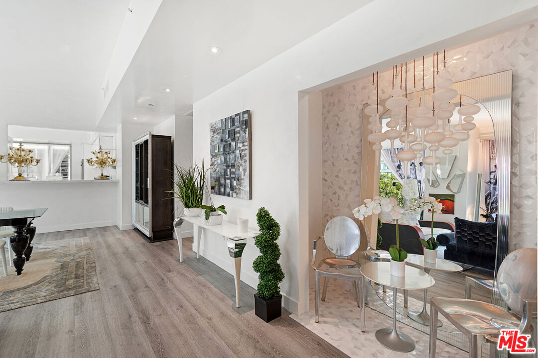 10727 Wilshire Blvd Unit: 301