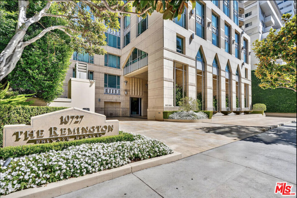 10727 Wilshire Boulevard 301