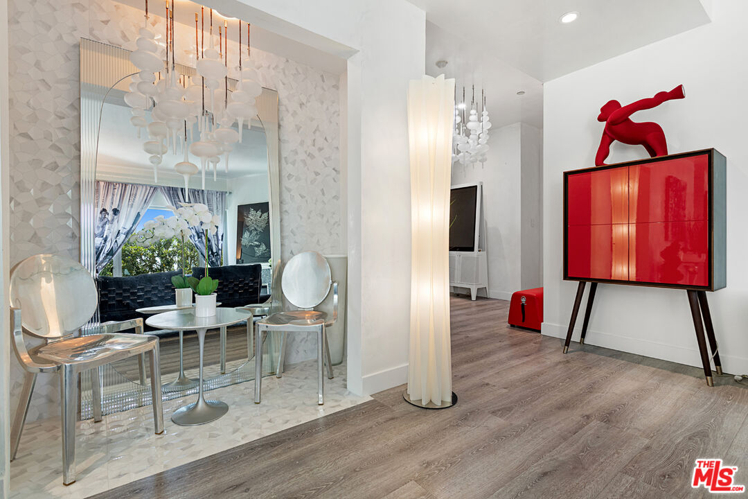 10727 Wilshire Blvd Unit: 301