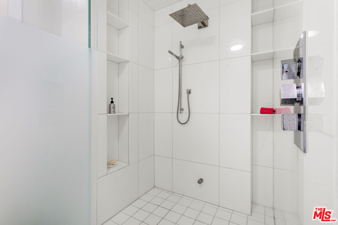 10727 Wilshire Blvd Unit: 301