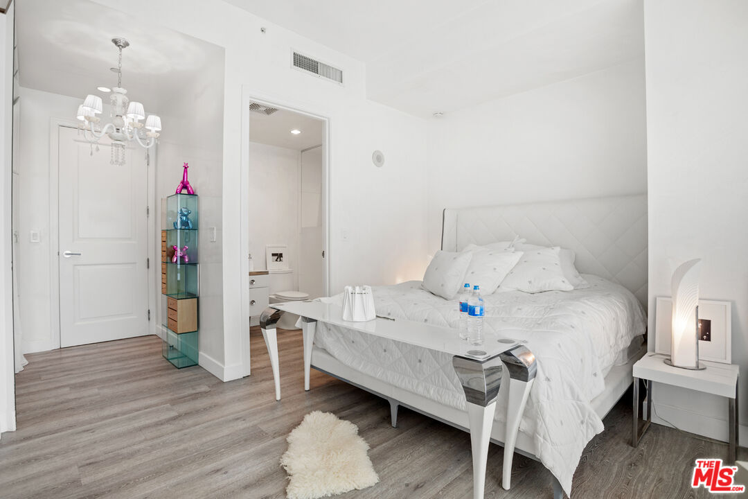 10727 Wilshire Blvd Unit: 301