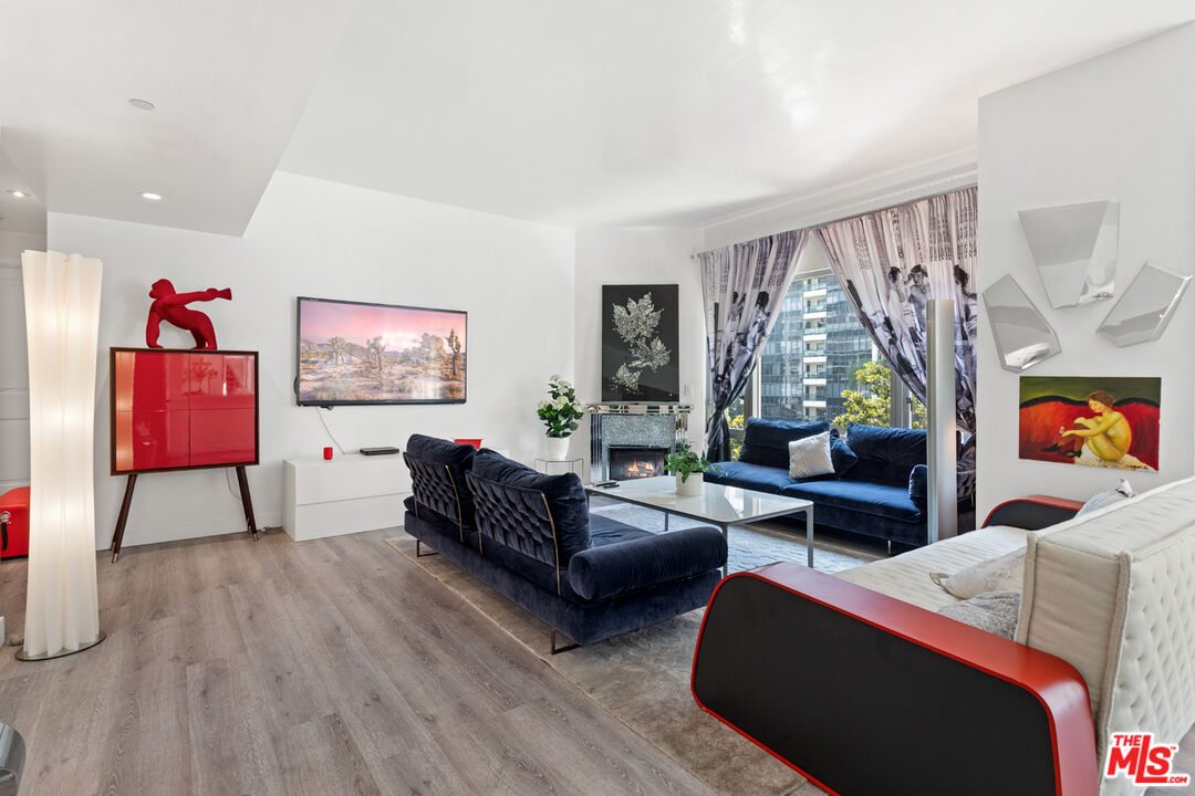 10727 Wilshire Blvd Unit: 301
