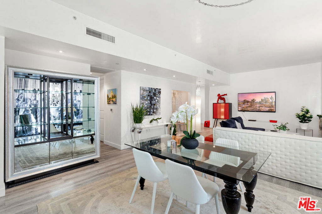 10727 Wilshire Boulevard 301