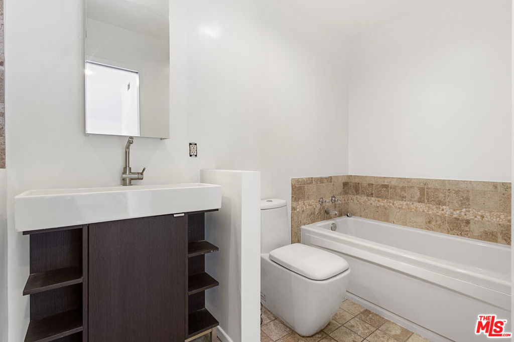 1628 N Formosa Avenue A