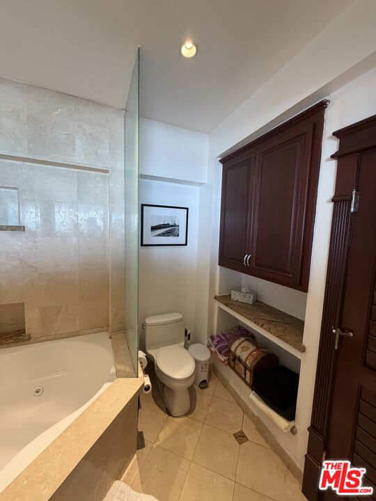 24000 Malibu Road Unit: East