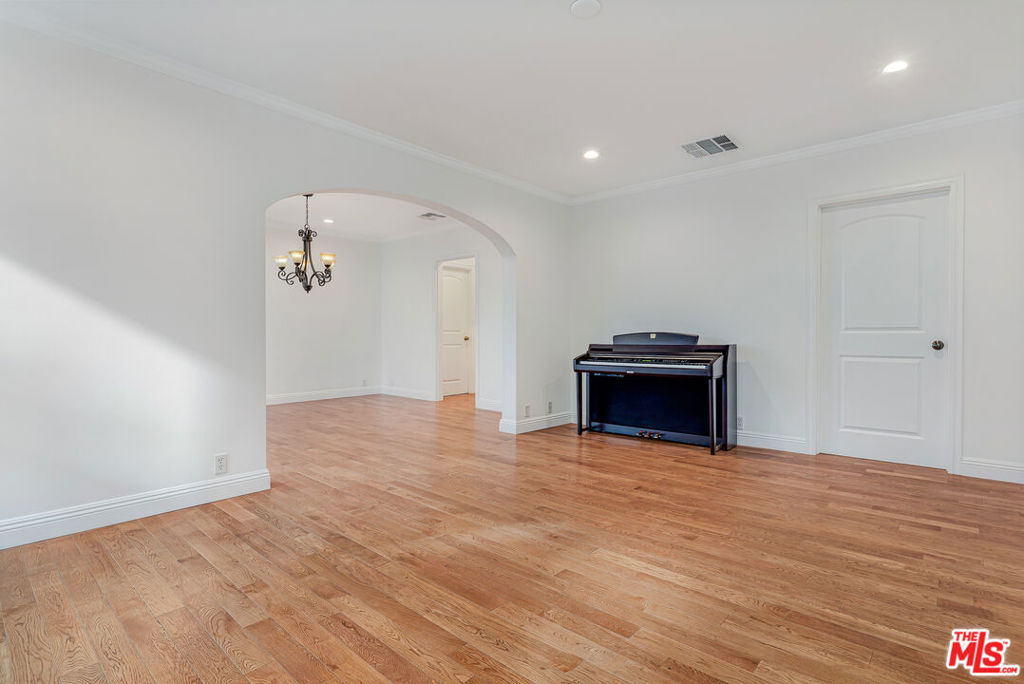 409 N Kilkea Drive