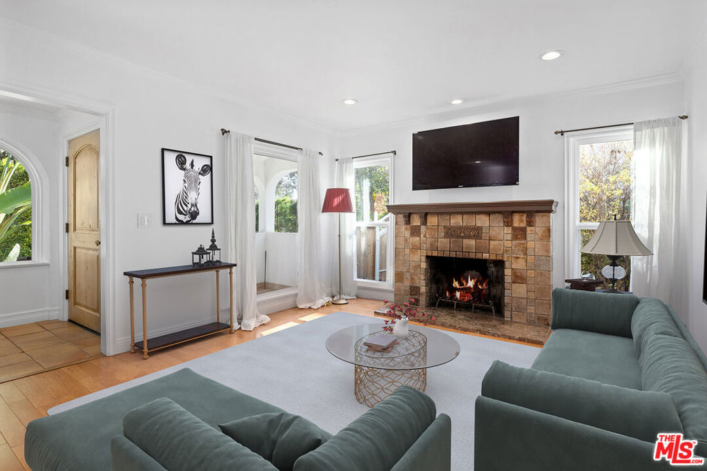 409 N Kilkea Drive