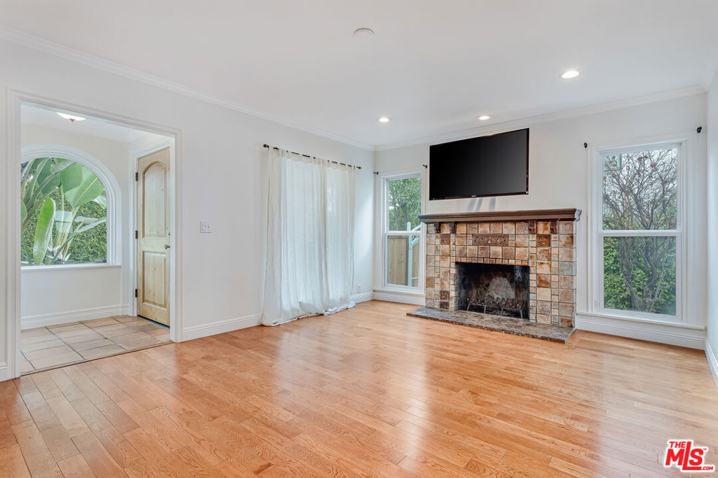 409 N Kilkea Drive