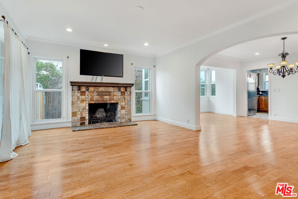 409 N Kilkea Drive