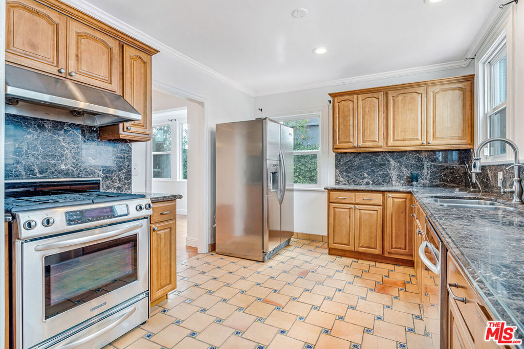 409 N Kilkea Drive