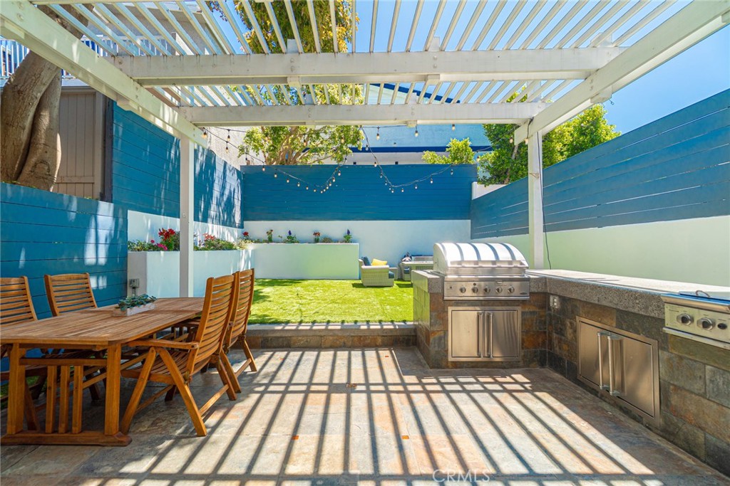 1742 Dixon Street