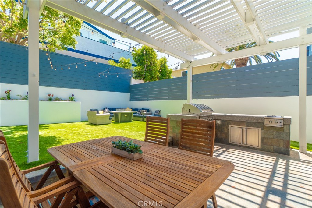 1742 Dixon Street