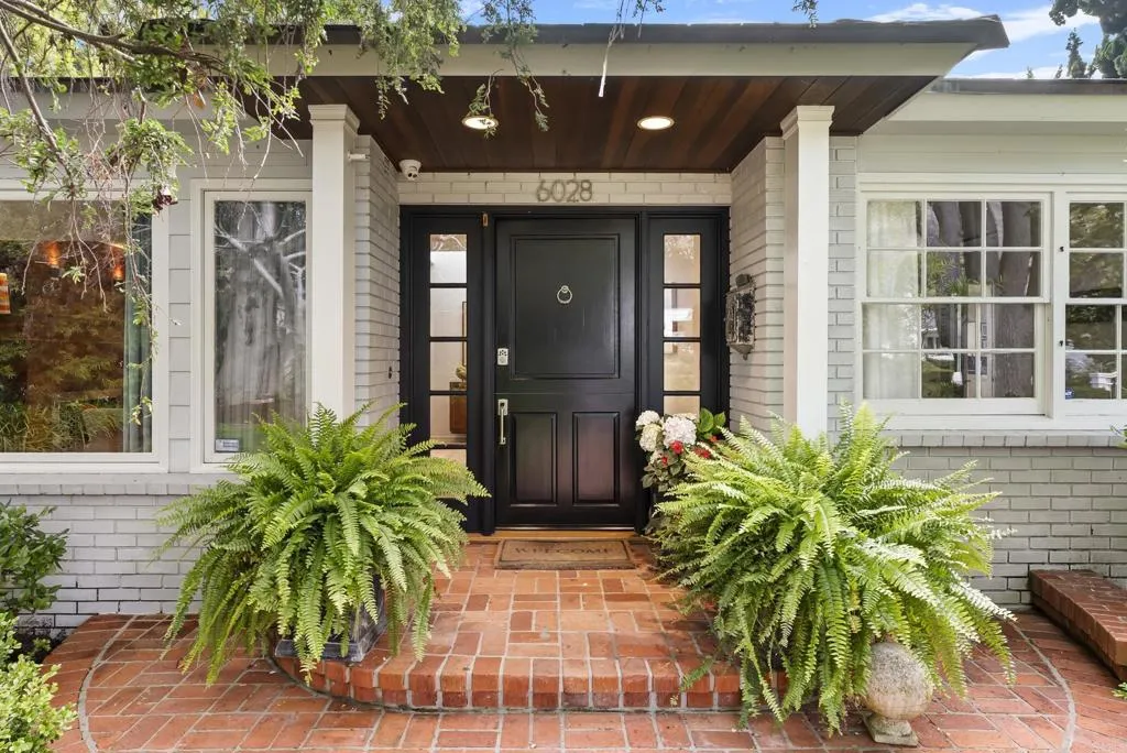 6028 Beaumont Avenue