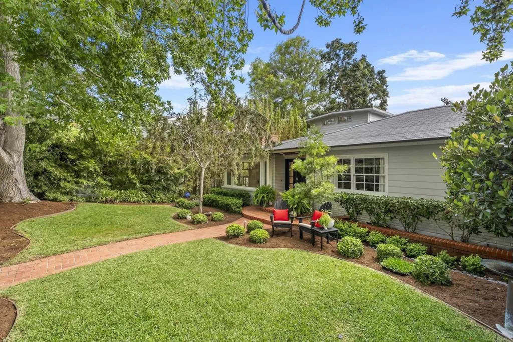 6028 Beaumont Avenue