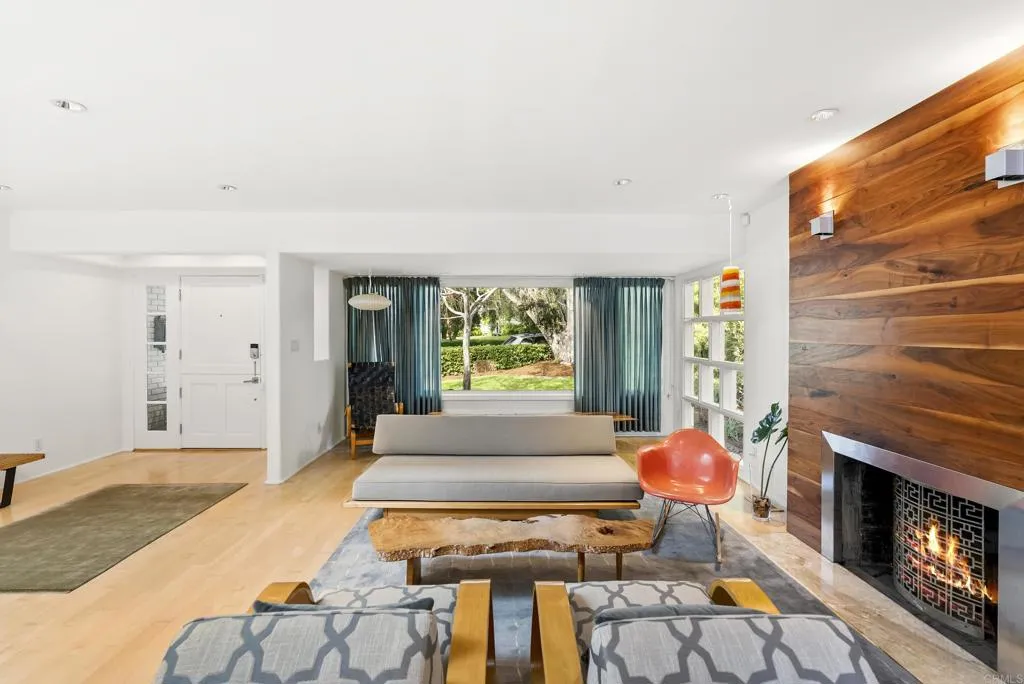 6028 Beaumont Avenue