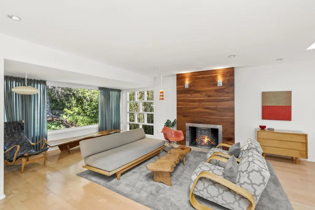 6028 Beaumont Avenue