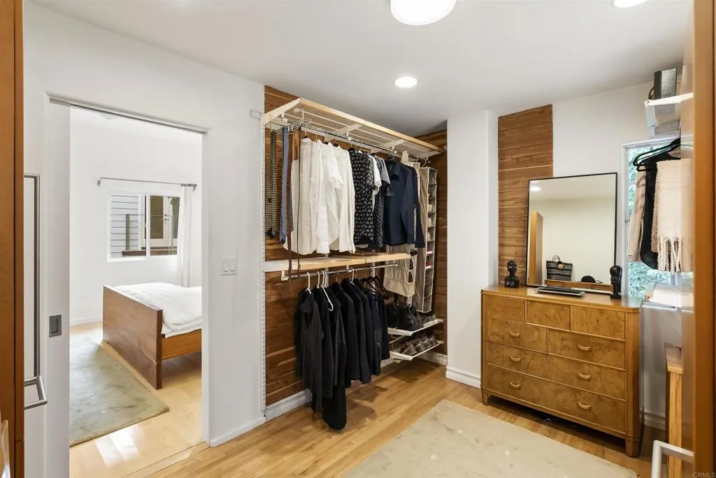 6028 Beaumont Avenue