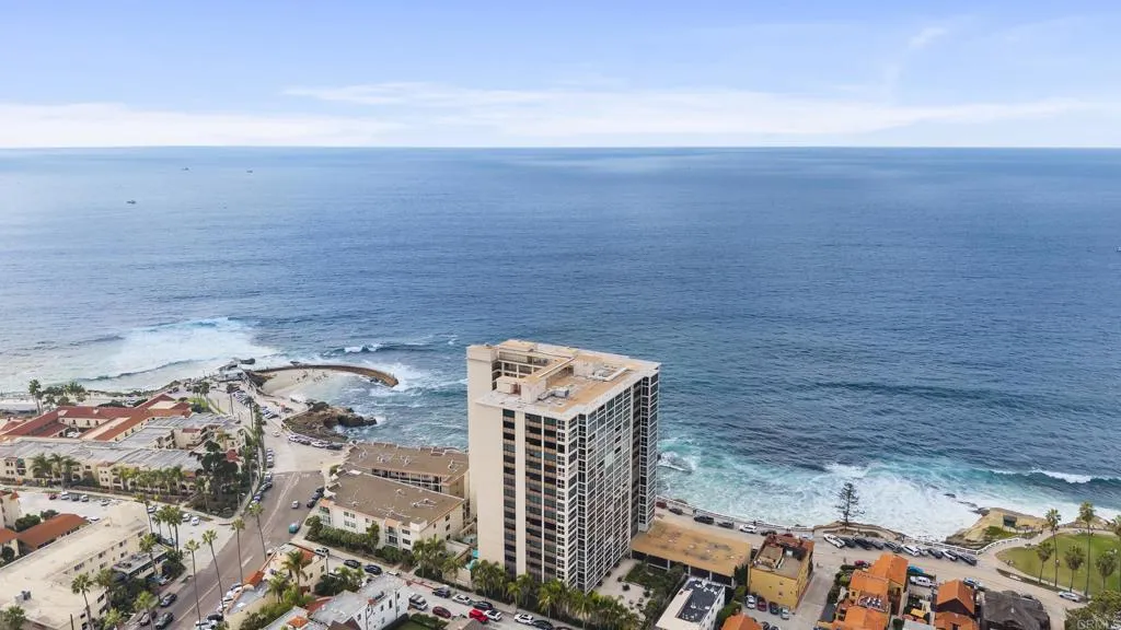 939 Coast Boulevard Unit 4c