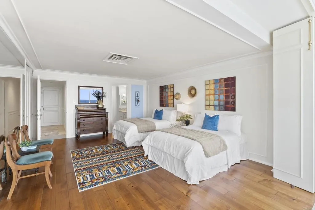 939 Coast Boulevard Unit 4c