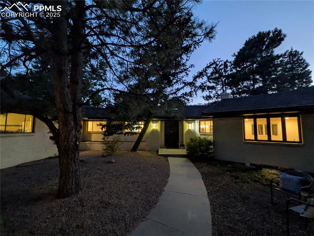 25 E Cheyenne Mountain Boulevard