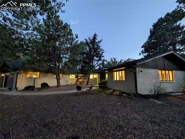 25 E Cheyenne Mountain Boulevard