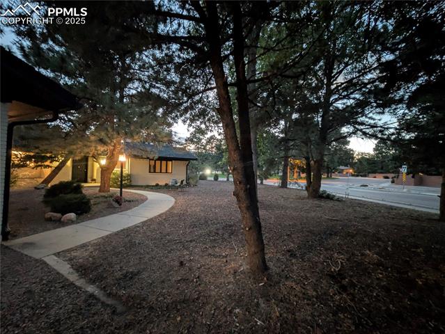 25 E Cheyenne Mountain Boulevard