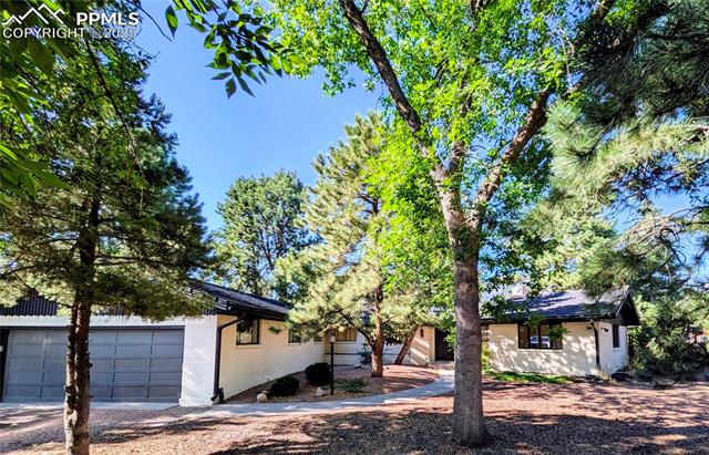 25 E Cheyenne Mountain Boulevard