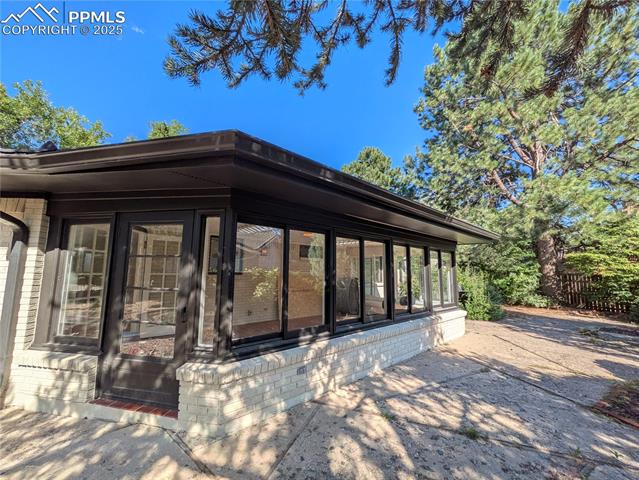 25 E Cheyenne Mountain Boulevard