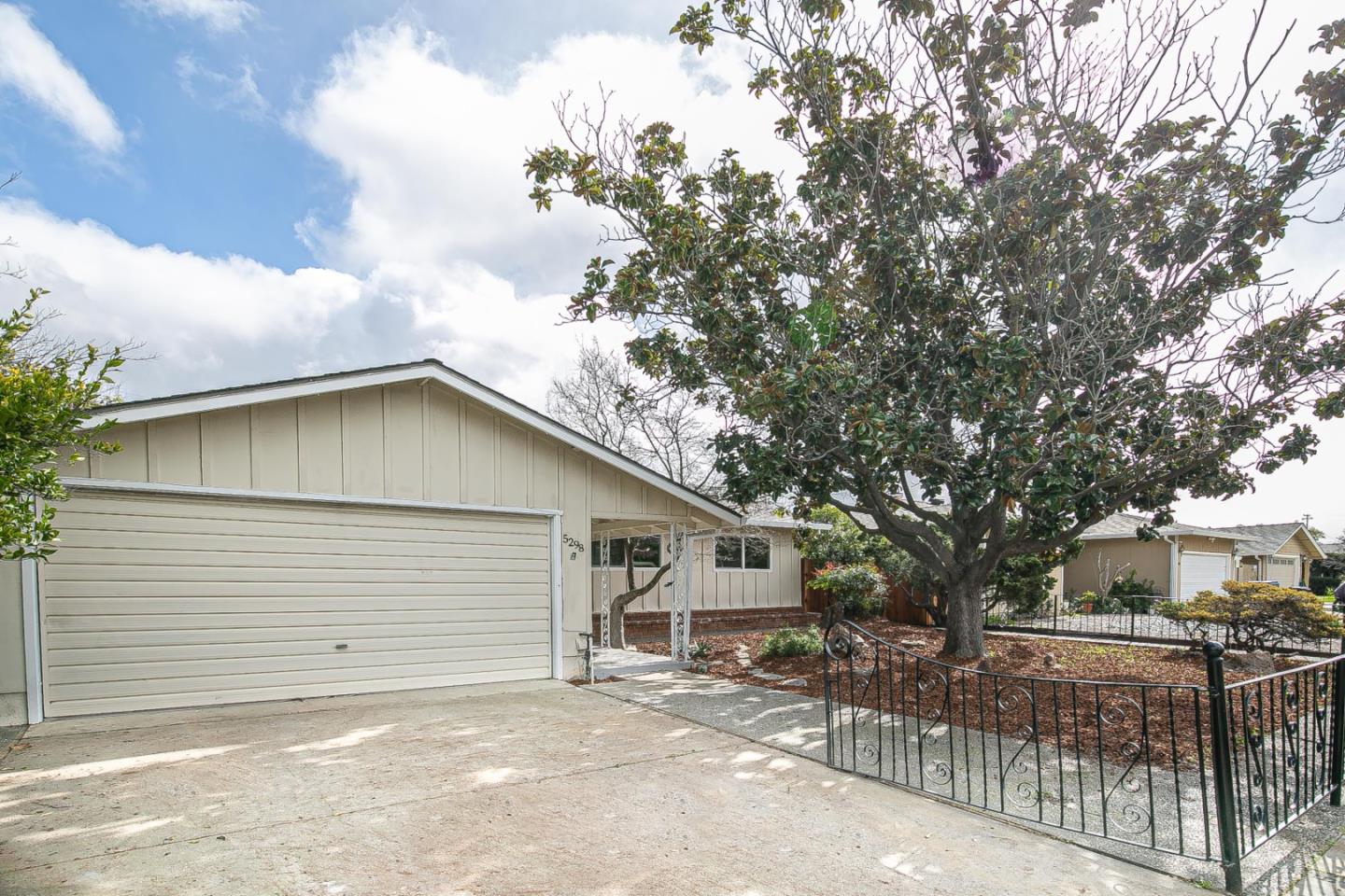 5298 Garwood DR