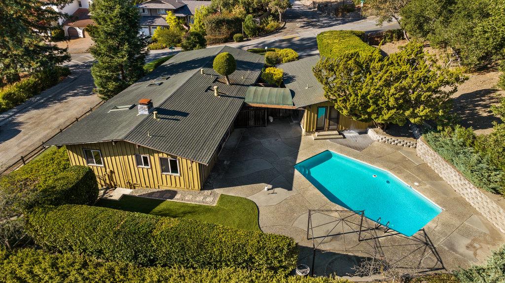 124 Treetop DR
