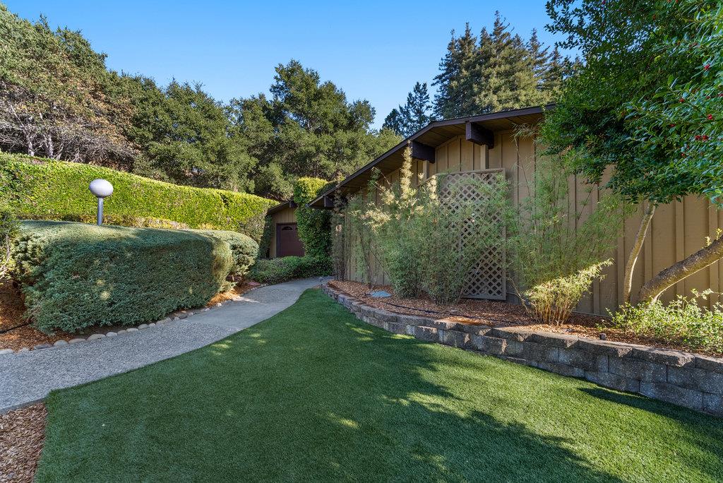 124 Treetop DR