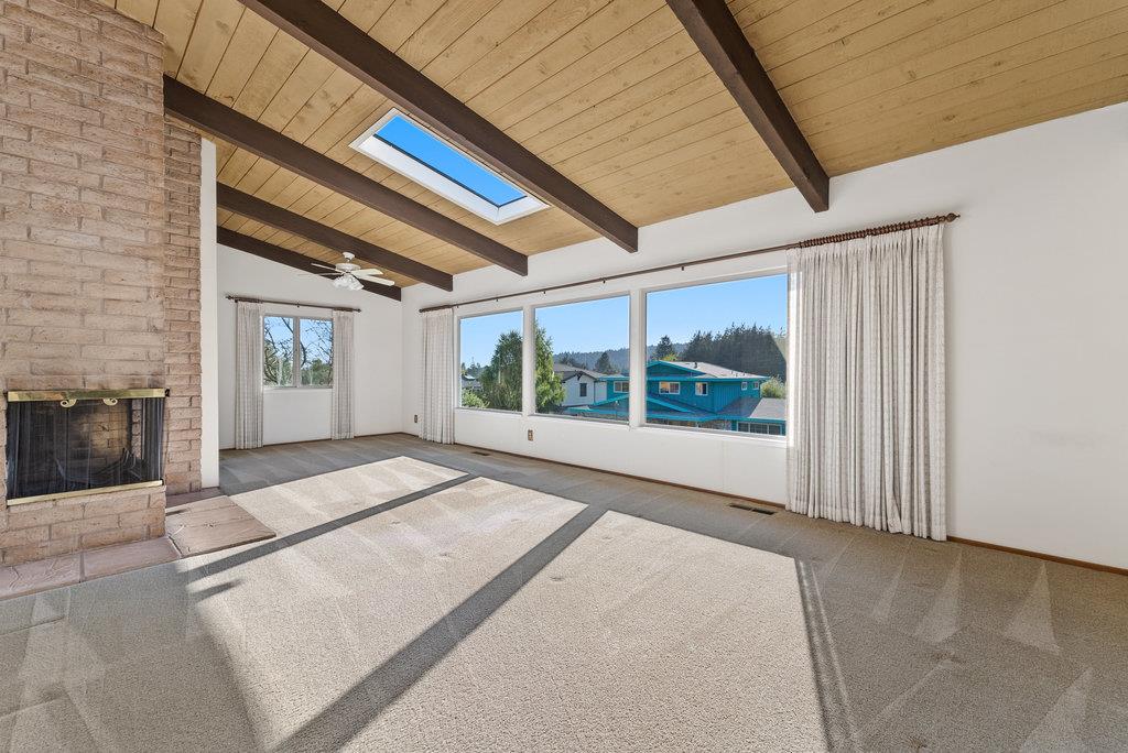 124 Treetop DR