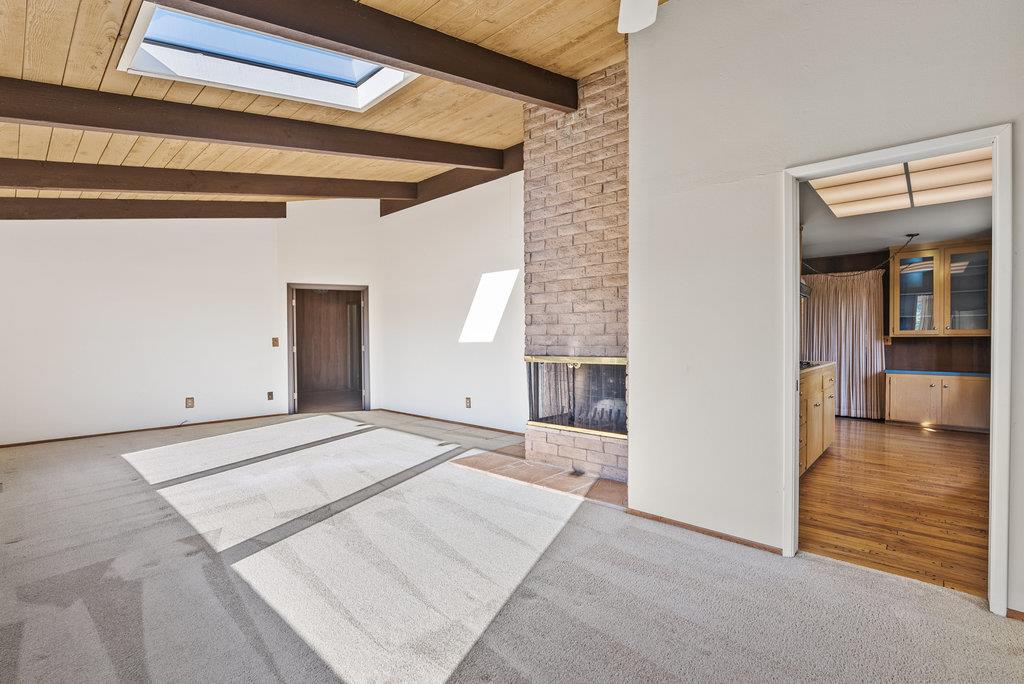 124 Treetop DR