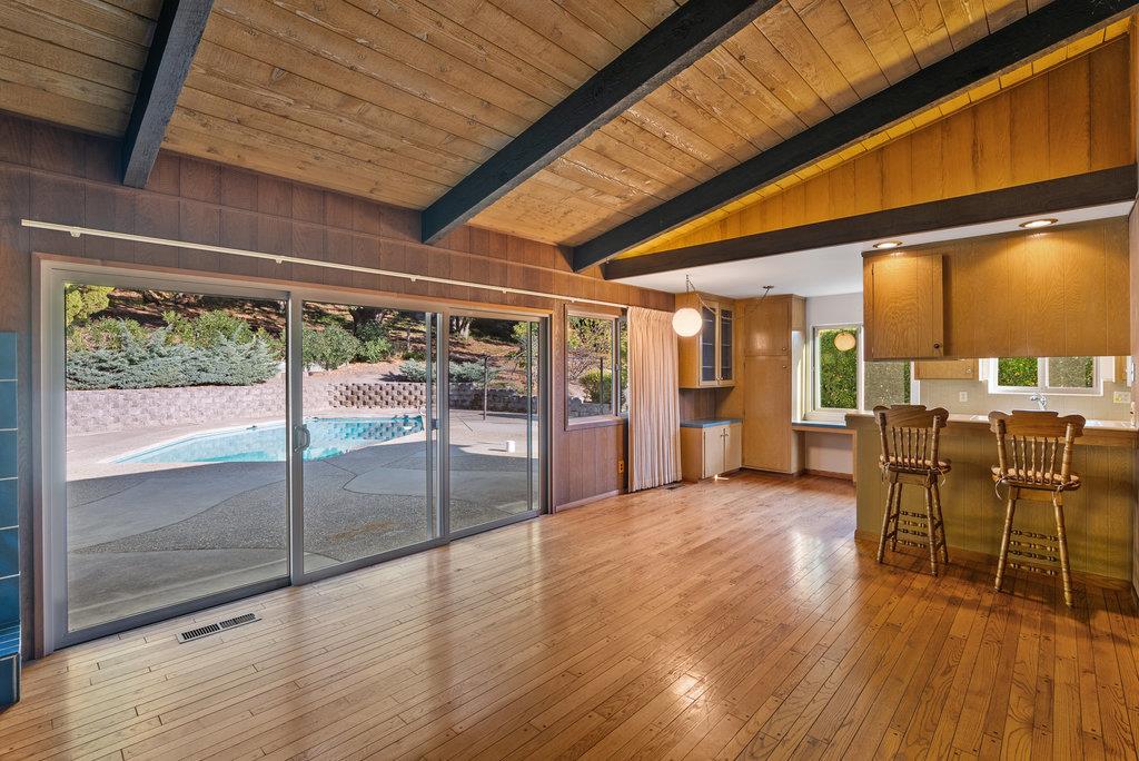 124 Treetop DR