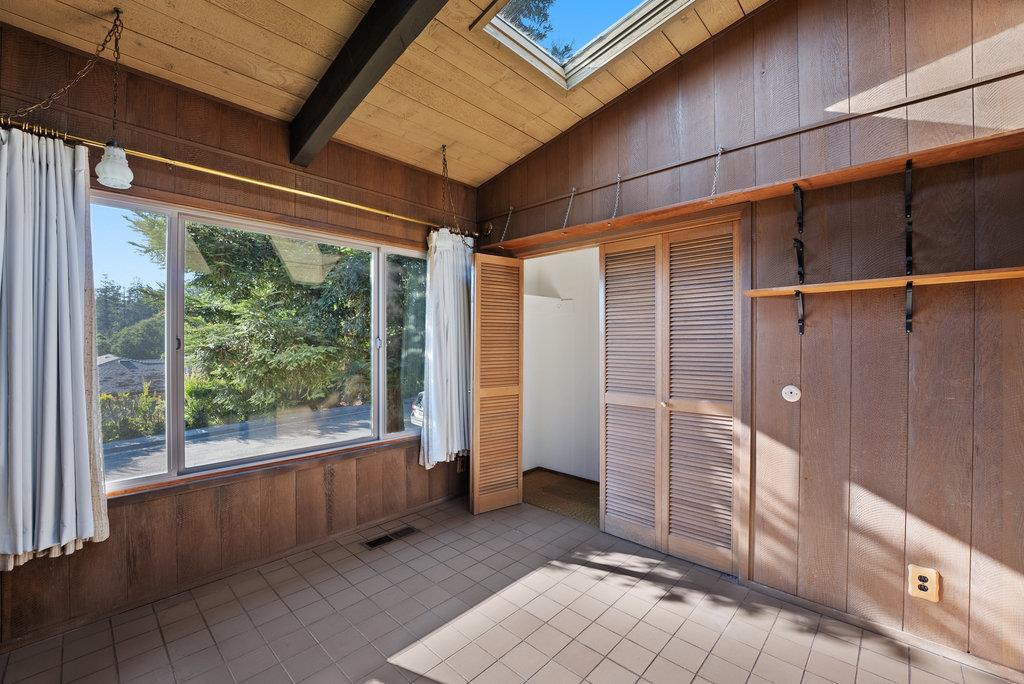 124 Treetop DR