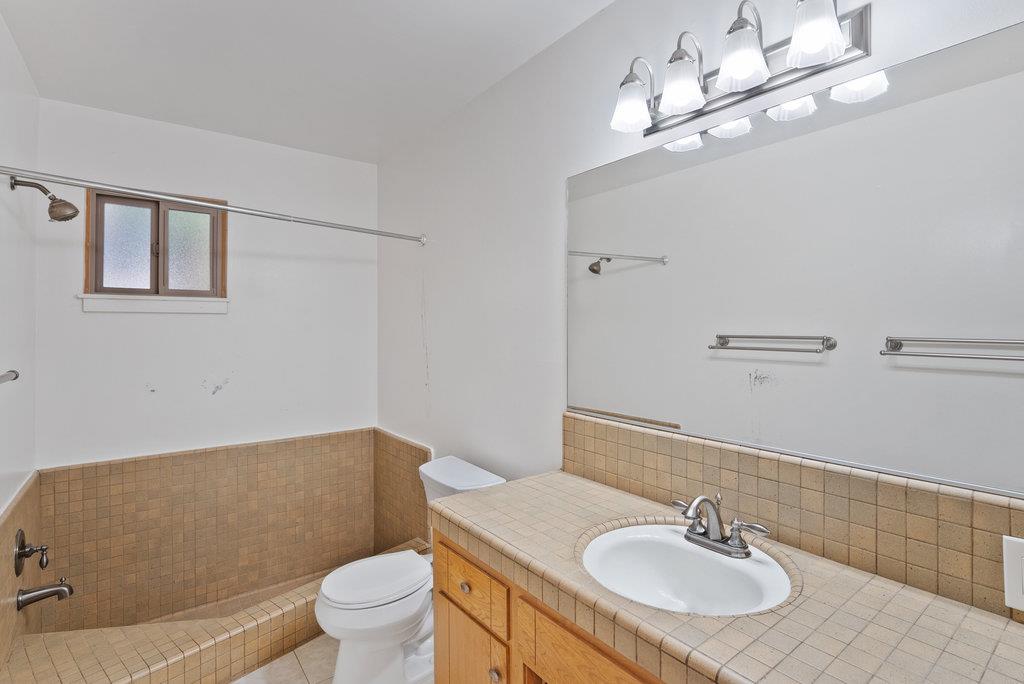 124 Treetop DR