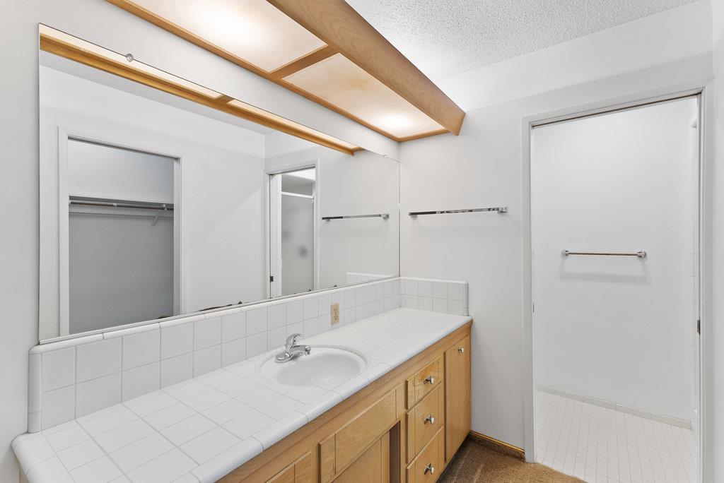 124 Treetop DR