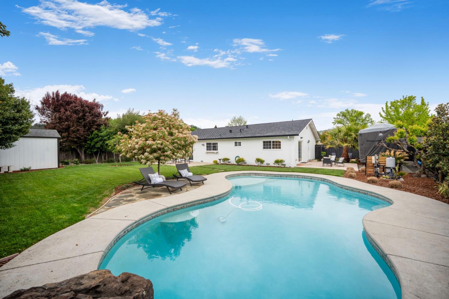 740 Encino DR