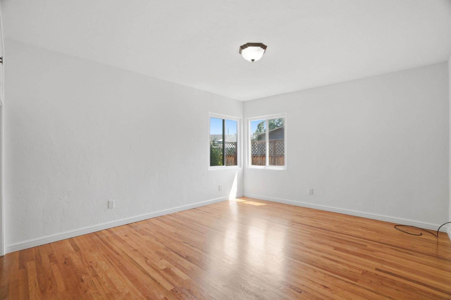1895 Walnut Grove AVE