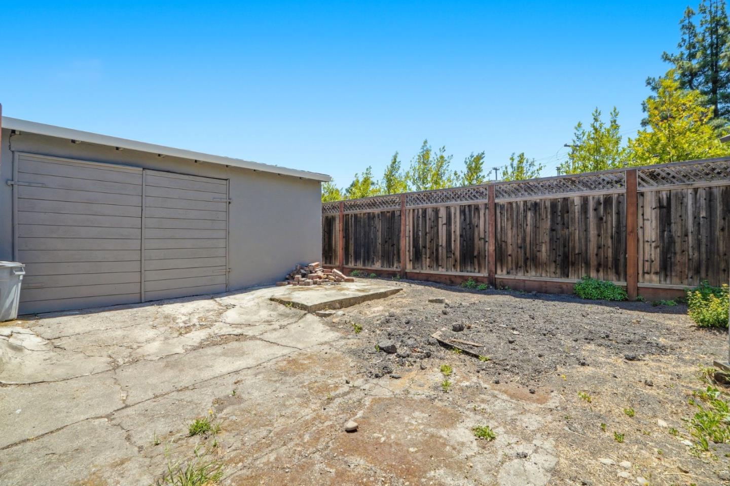 1895 Walnut Grove AVE