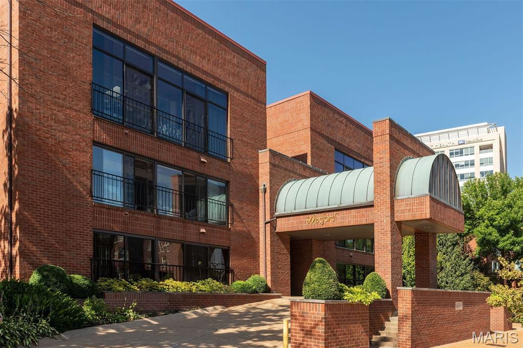 4554 Laclede Avenue Unit: 107