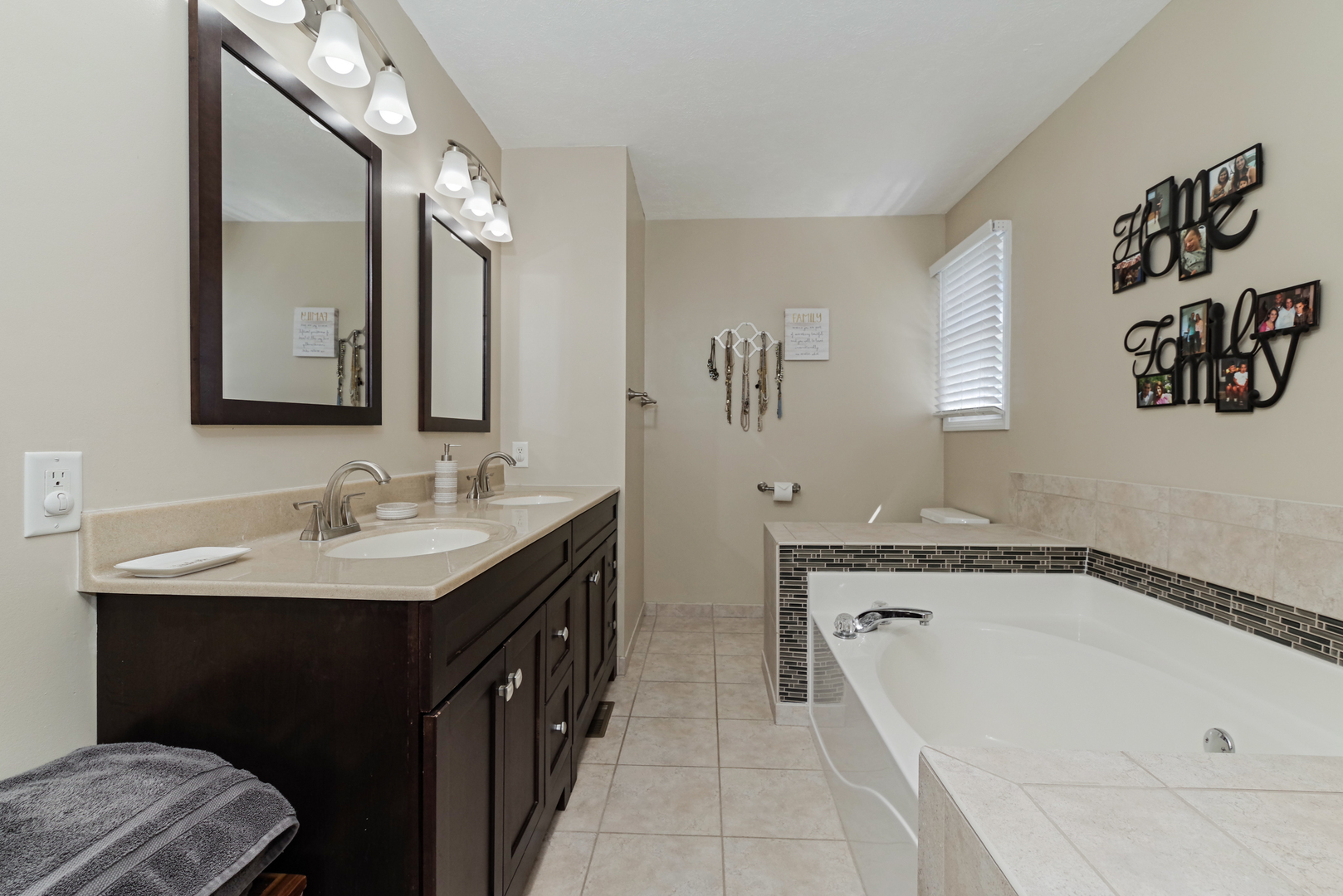 1508 Bay View Lane