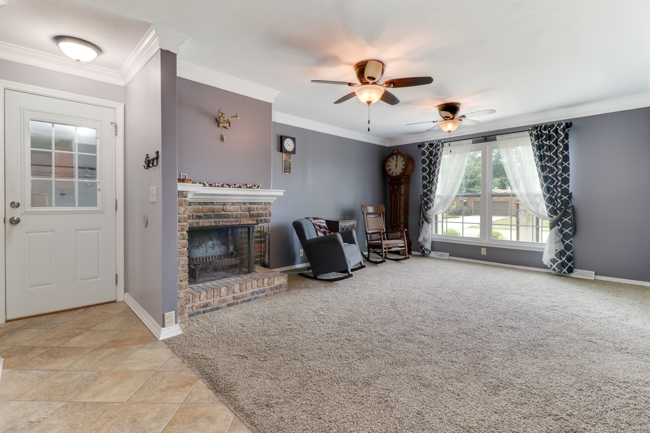 1302 E Vernon Avenue